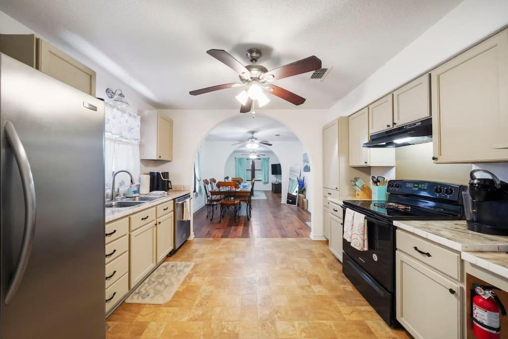 Galveston Beach House Family/Pet Friendly Bagian luar foto